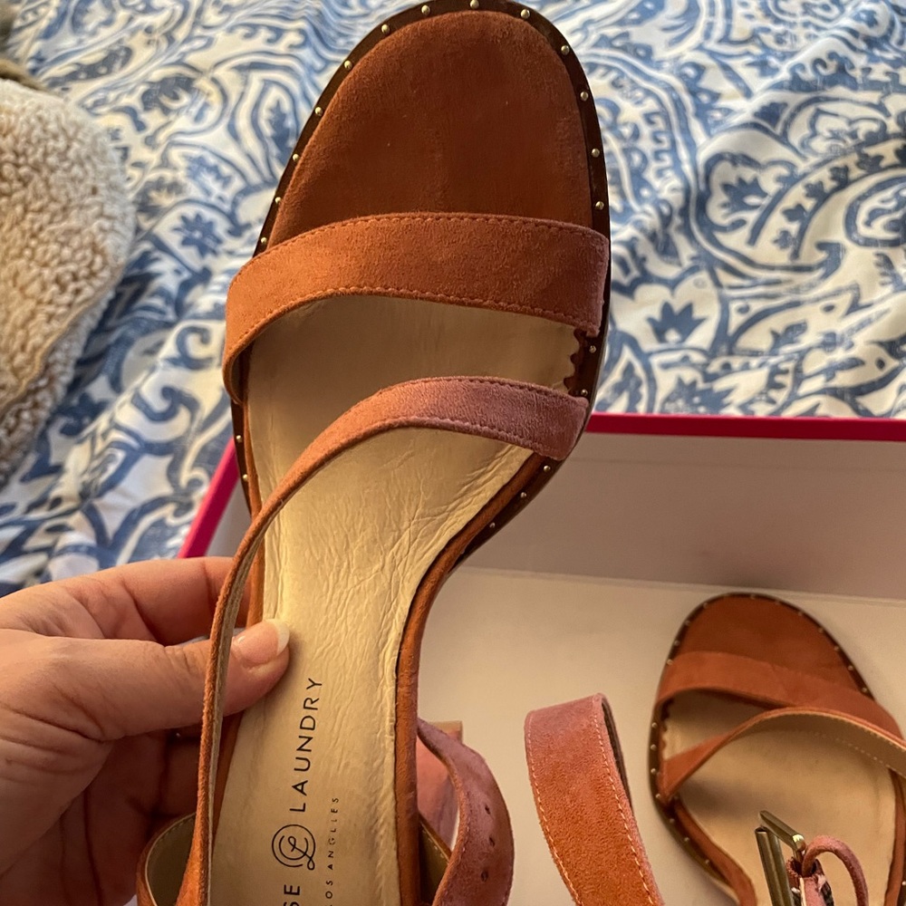 Gorgeous Chinese Laundry heels in pink suede!